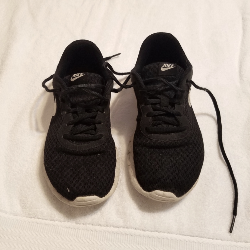 Nike tennis shoes